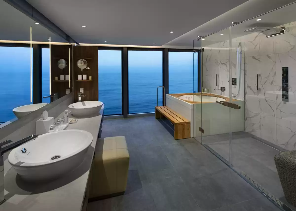 el Celebrity Flora :   3