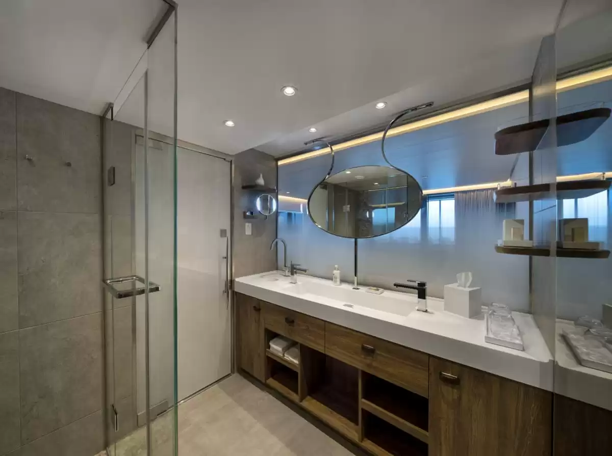 el Celebrity Flora :   13