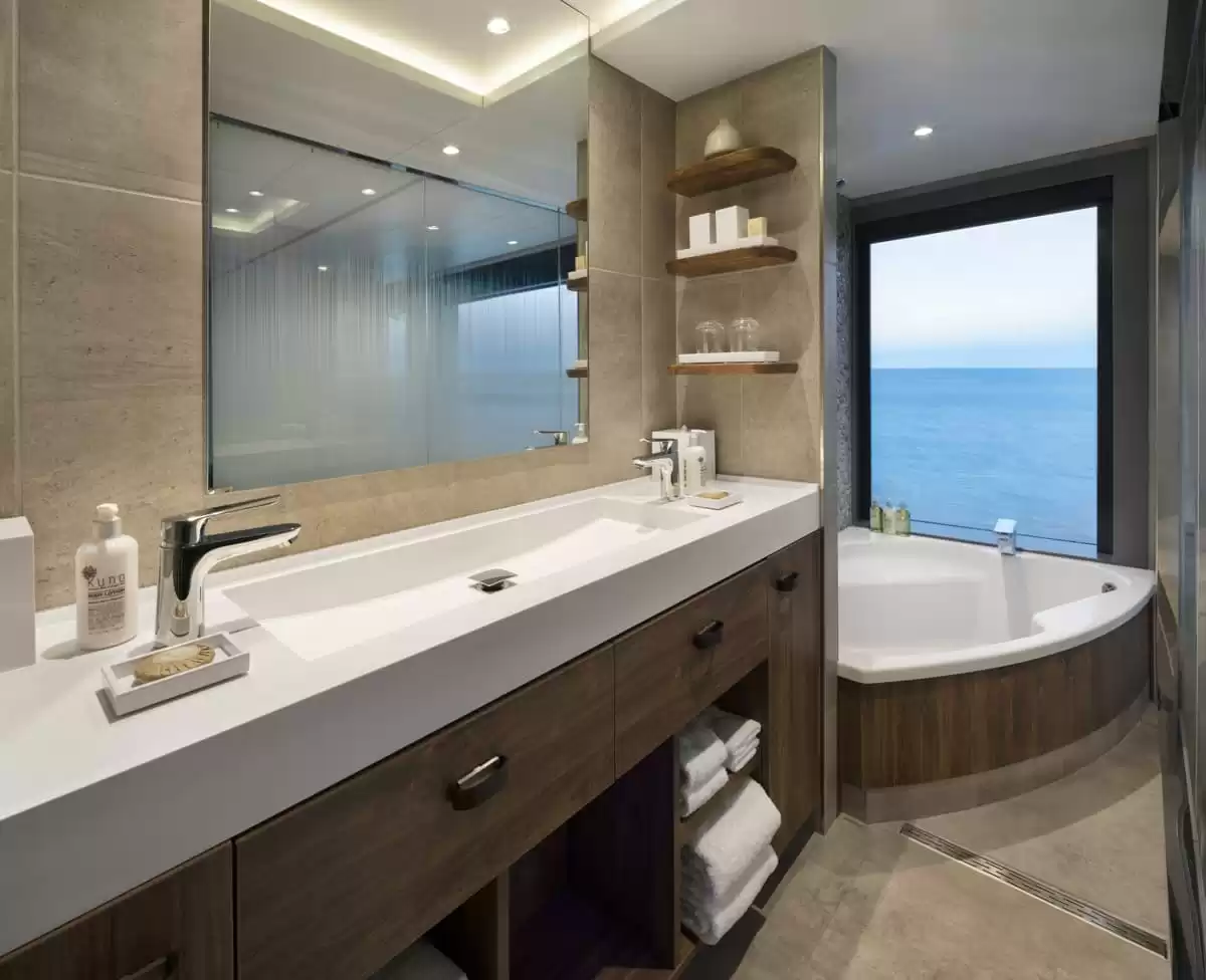 el Celebrity Flora :   18