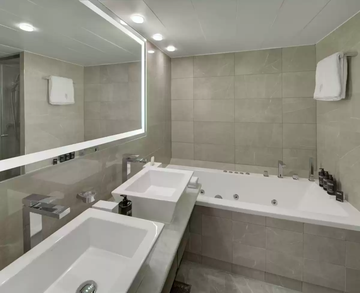 el Celebrity Millennium :   12