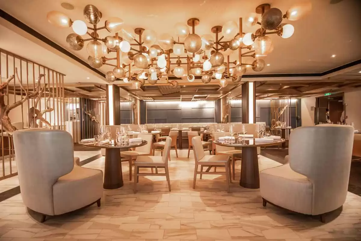 el  :  cabine 44