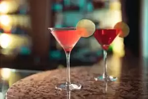 Salón y Bar Explorer