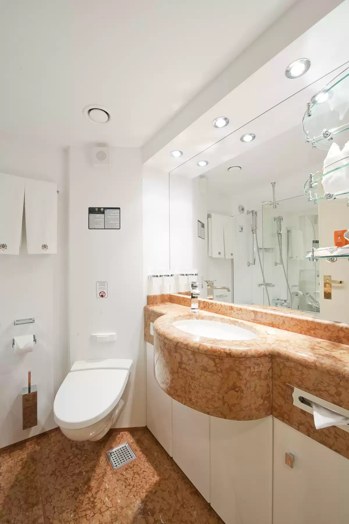 el MSC Splendida :   4