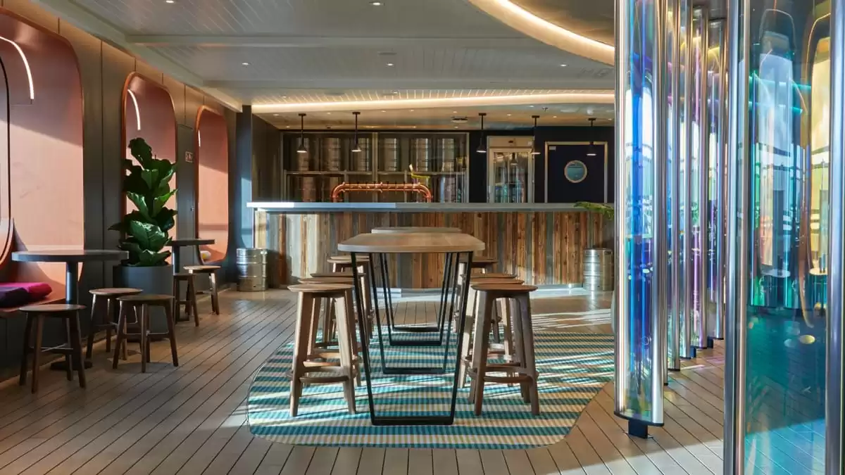 el Valiant Lady :  cabine 45