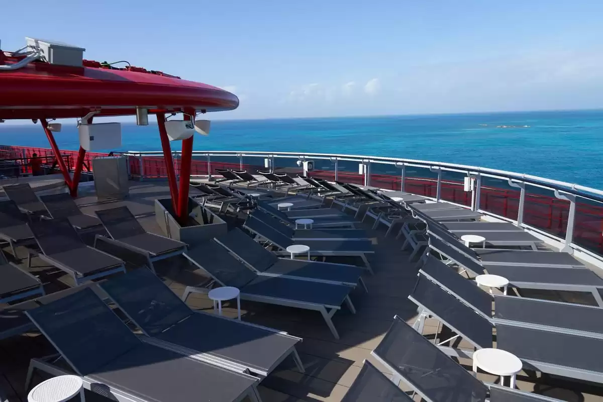 el Valiant Lady :  cabine 208