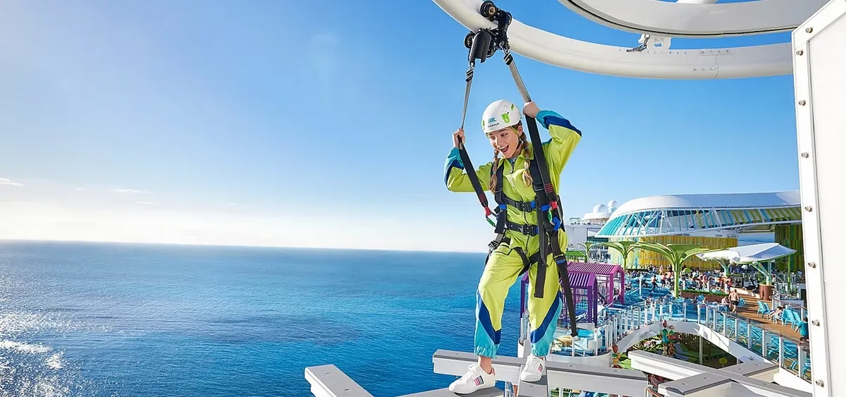 5- CROWN’S EDGE <br> TIROLINA + CIRCUITO SOBRE EL VACÍO