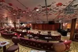 Espectáculos y Animaciones en el Mad Hatter's Ball