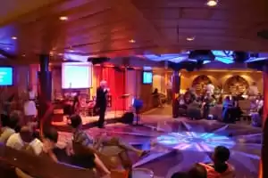 Espectáculos y Animaciones en el Spotlight Lounge