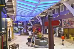 Tiendas en los puentes 5, 6, 8 y 15