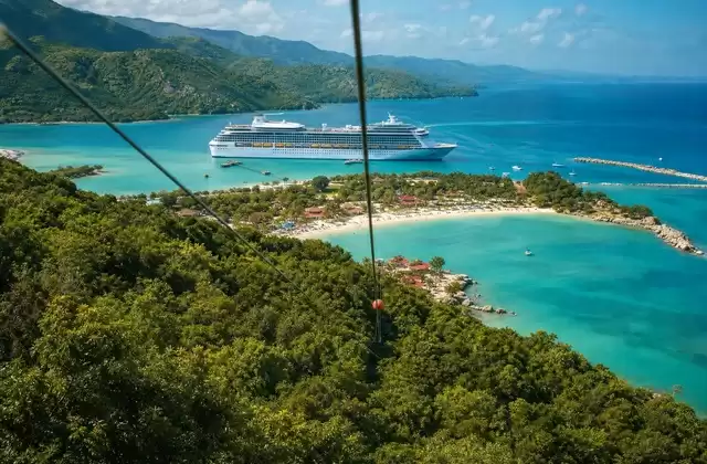 Desde la tirolina