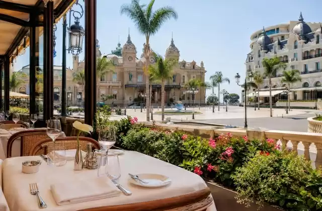 En el Café de París