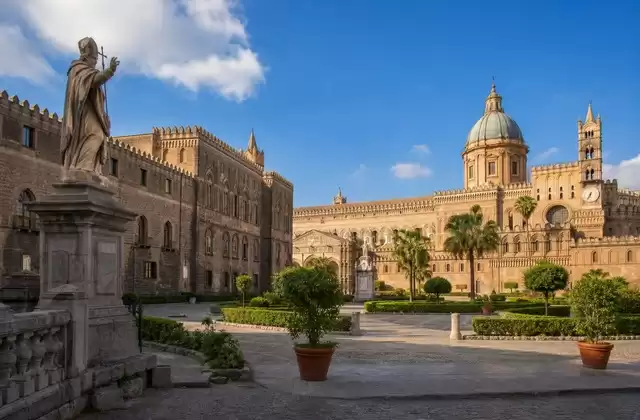 La Catedral y el Palacio de los Normandos
