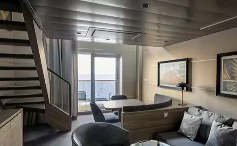 Yacht Club Duplex Suites