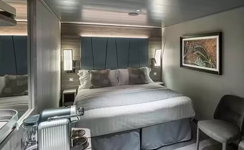 Yacht Club Suite Interior